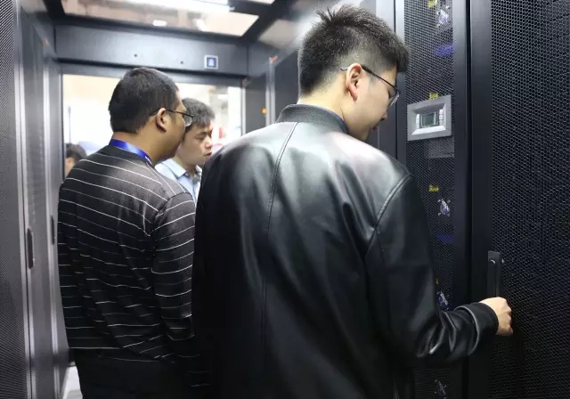 ���|��һ�w����(sh��)��(j��)���ęC(j��)��